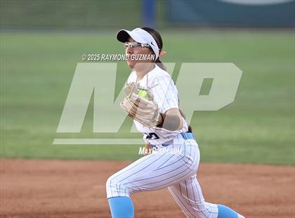 Thumbnail 3 in Buchanan vs. Clovis North (CIFCS - Division 1 Championship) photogallery.