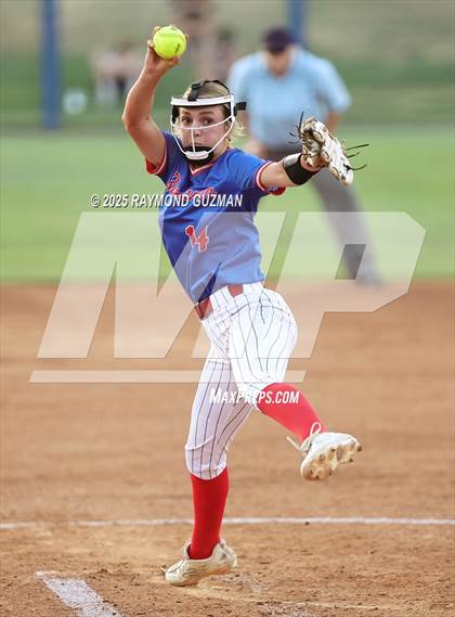 Thumbnail 3 in Buchanan vs. Clovis North (CIFCS - Division 1 Championship) photogallery.