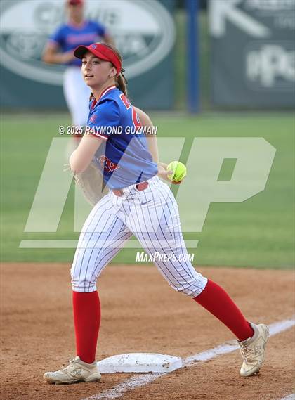 Thumbnail 3 in Buchanan vs. Clovis North (CIFCS - Division 1 Championship) photogallery.