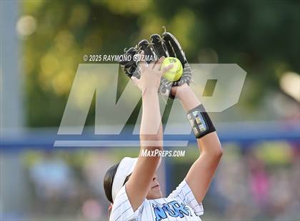 Thumbnail 3 in Buchanan vs. Clovis North (CIFCS - Division 1 Championship) photogallery.