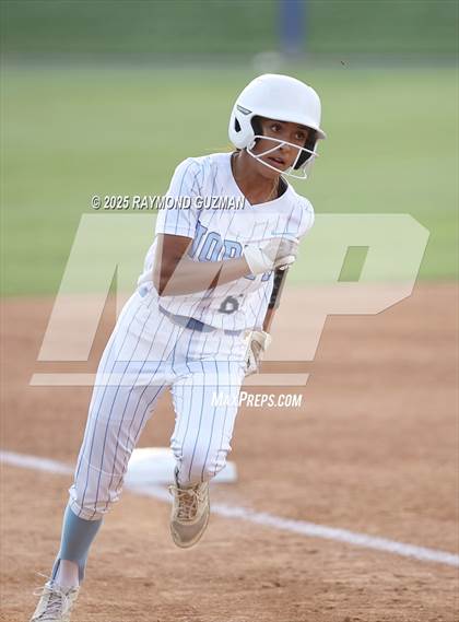 Thumbnail 3 in Buchanan vs. Clovis North (CIFCS - Division 1 Championship) photogallery.