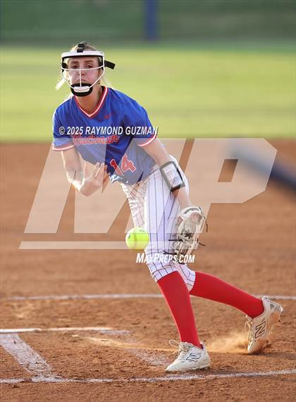 Thumbnail 3 in Buchanan vs. Clovis North (CIFCS - Division 1 Championship) photogallery.