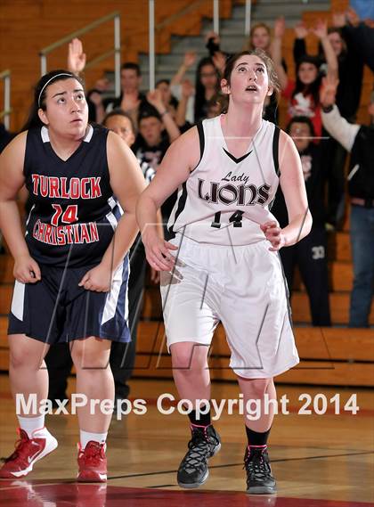 Thumbnail 3 in Turlock Christian vs. Valley Christian (CIF SJS D6 Final) photogallery.