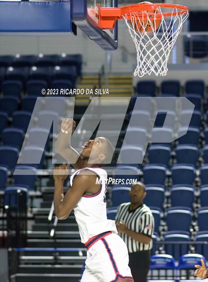Thumbnail 3 in Lamar vs Westbury photogallery.