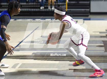 Thumbnail 1 in Lamar vs Westbury photogallery.