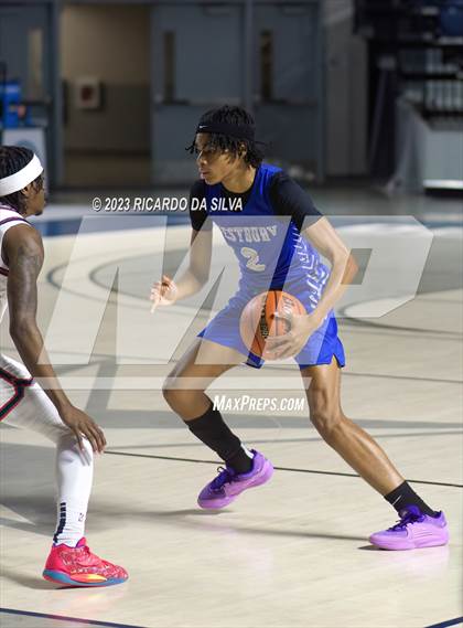 Thumbnail 3 in Lamar vs Westbury photogallery.