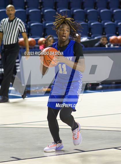 Thumbnail 2 in Lamar vs Westbury photogallery.