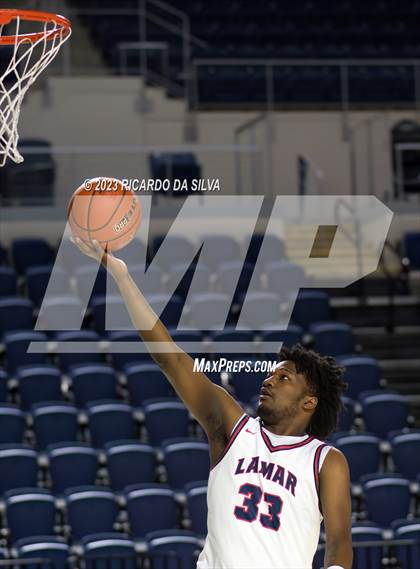 Thumbnail 2 in Lamar vs Westbury photogallery.