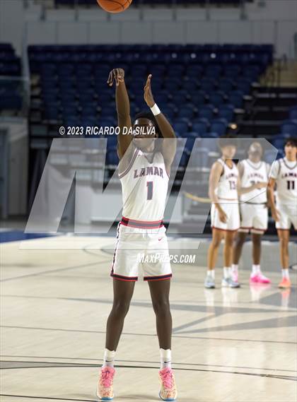 Thumbnail 2 in Lamar vs Westbury photogallery.