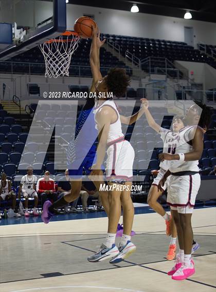 Thumbnail 2 in Lamar vs Westbury photogallery.