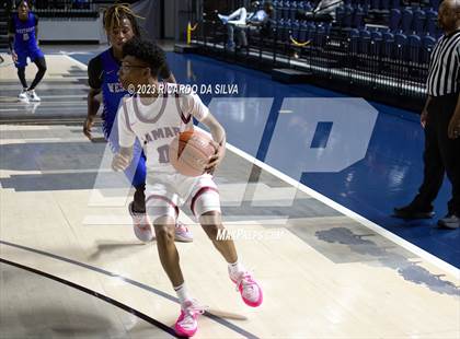 Thumbnail 3 in Lamar vs Westbury photogallery.