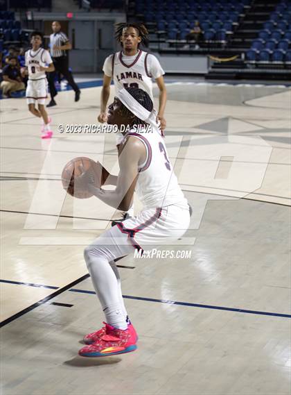 Thumbnail 1 in Lamar vs Westbury photogallery.