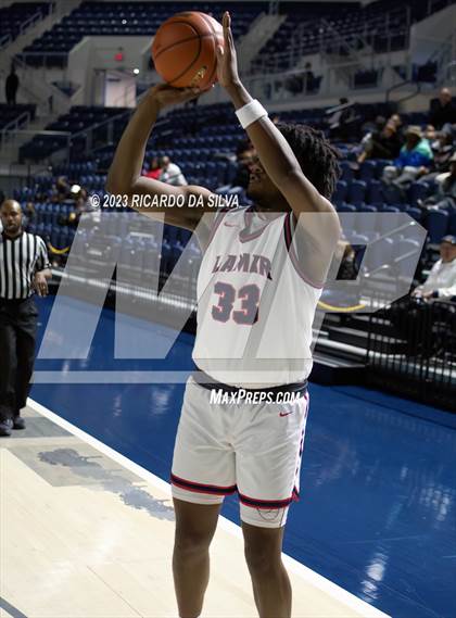 Thumbnail 2 in Lamar vs Westbury photogallery.