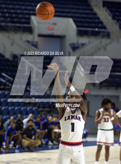 Thumbnail 2 in Lamar vs Westbury photogallery.