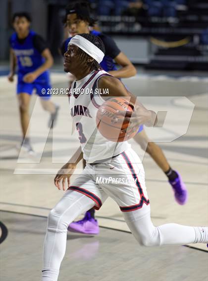 Thumbnail 3 in Lamar vs Westbury photogallery.