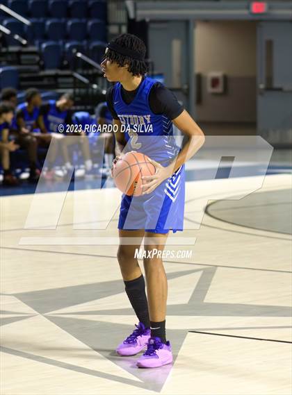 Thumbnail 1 in Lamar vs Westbury photogallery.