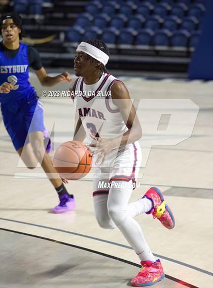 Thumbnail 2 in Lamar vs Westbury photogallery.