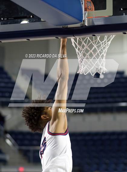 Thumbnail 3 in Lamar vs Westbury photogallery.