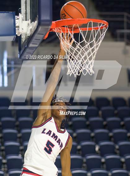 Thumbnail 2 in Lamar vs Westbury photogallery.