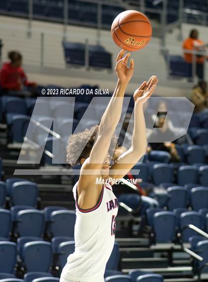 Thumbnail 3 in Lamar vs Westbury photogallery.