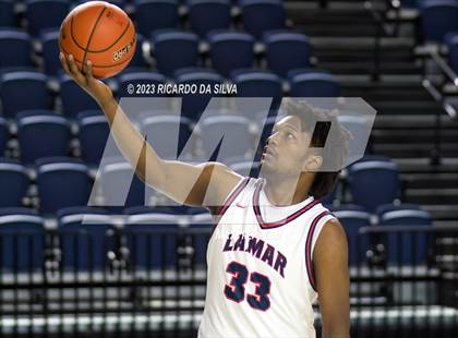 Thumbnail 1 in Lamar vs Westbury photogallery.