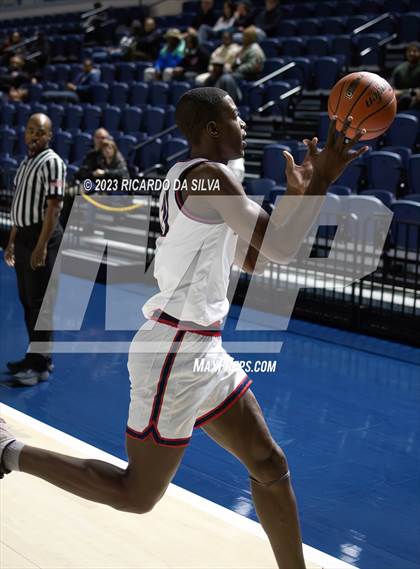 Thumbnail 3 in Lamar vs Westbury photogallery.