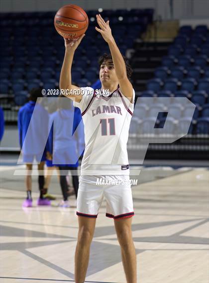 Thumbnail 1 in Lamar vs Westbury photogallery.