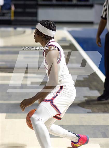Thumbnail 3 in Lamar vs Westbury photogallery.