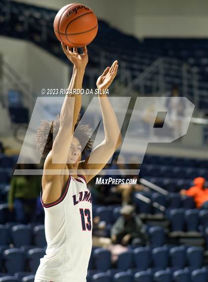 Thumbnail 2 in Lamar vs Westbury photogallery.
