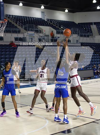 Thumbnail 2 in Lamar vs Westbury photogallery.