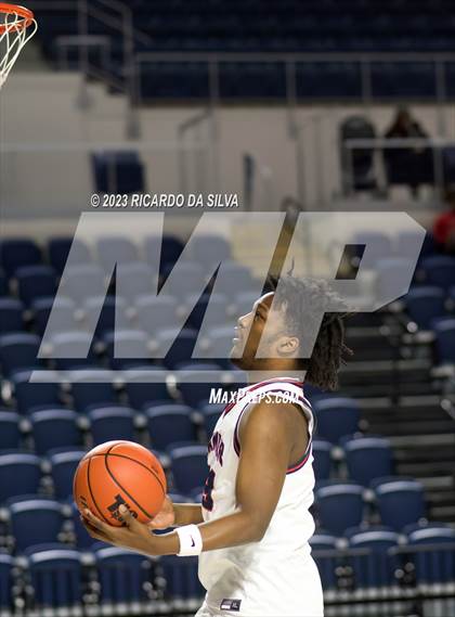 Thumbnail 3 in Lamar vs Westbury photogallery.