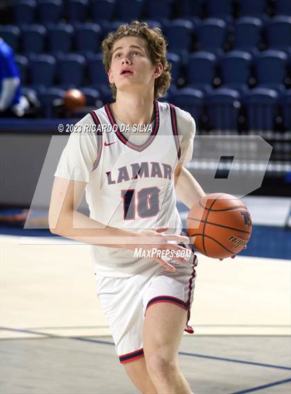 Thumbnail 1 in Lamar vs Westbury photogallery.