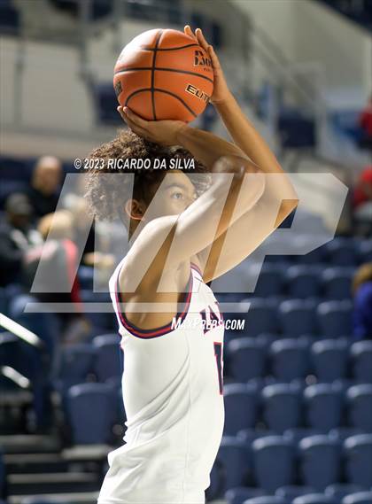 Thumbnail 2 in Lamar vs Westbury photogallery.
