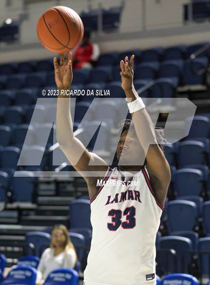 Thumbnail 3 in Lamar vs Westbury photogallery.