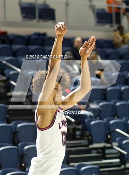 Thumbnail 1 in Lamar vs Westbury photogallery.