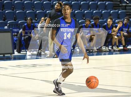 Thumbnail 3 in Lamar vs Westbury photogallery.
