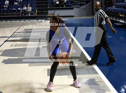 Thumbnail 3 in Lamar vs Westbury photogallery.