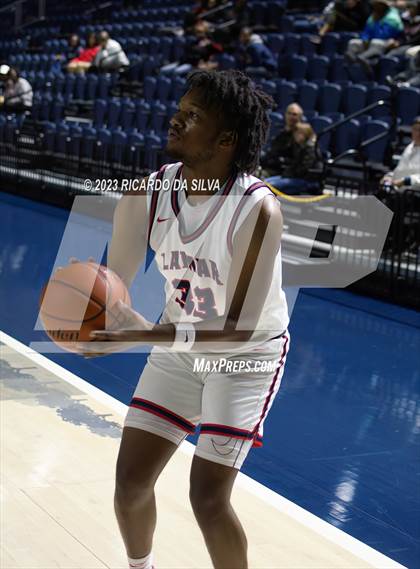 Thumbnail 3 in Lamar vs Westbury photogallery.