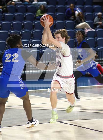 Thumbnail 1 in Lamar vs Westbury photogallery.