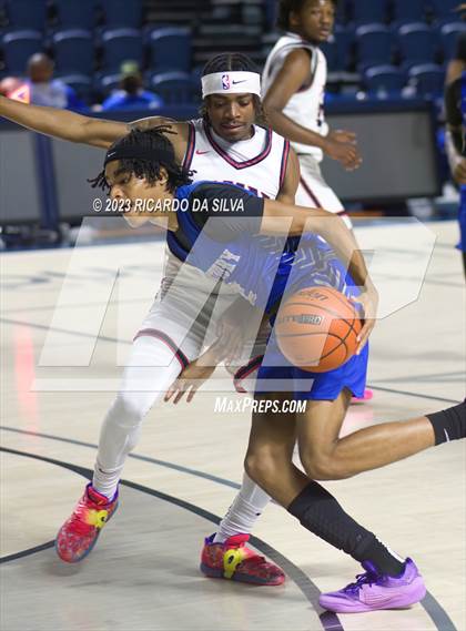 Thumbnail 2 in Lamar vs Westbury photogallery.