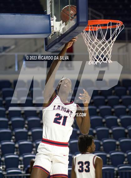 Thumbnail 2 in Lamar vs Westbury photogallery.