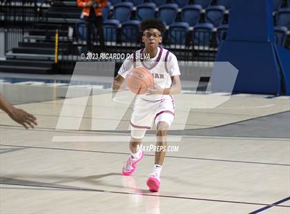 Thumbnail 3 in Lamar vs Westbury photogallery.