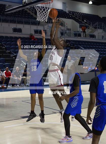 Thumbnail 1 in Lamar vs Westbury photogallery.