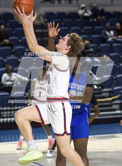 Thumbnail 3 in Lamar vs Westbury photogallery.