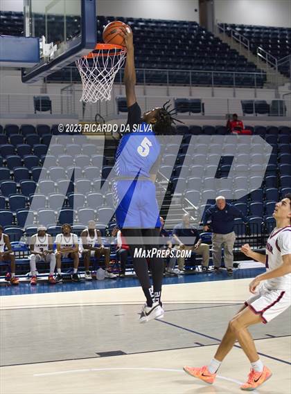 Thumbnail 3 in Lamar vs Westbury photogallery.