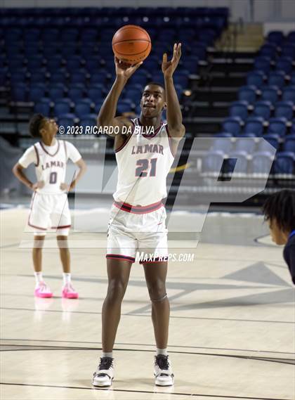 Thumbnail 2 in Lamar vs Westbury photogallery.