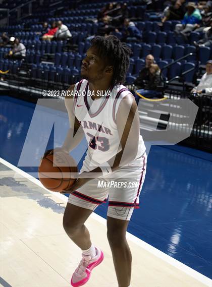 Thumbnail 2 in Lamar vs Westbury photogallery.