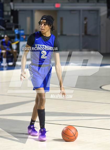 Thumbnail 2 in Lamar vs Westbury photogallery.