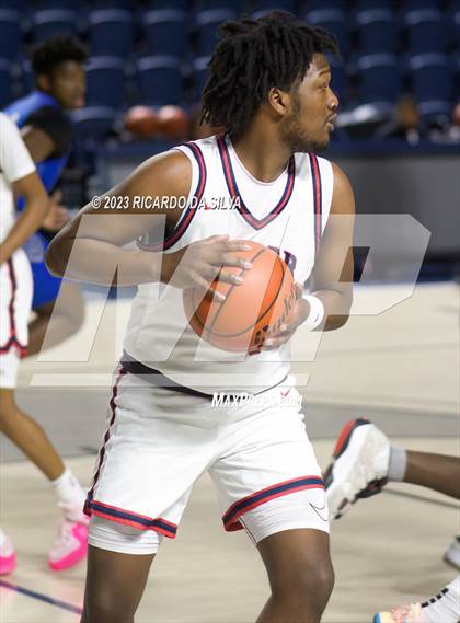 Thumbnail 1 in Lamar vs Westbury photogallery.