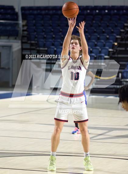 Thumbnail 3 in Lamar vs Westbury photogallery.